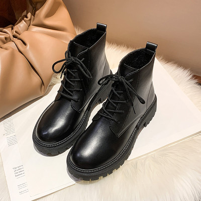 Γυναικείες μπότες με τραχιά σόλα 4 cm - μαύρο χρώμα