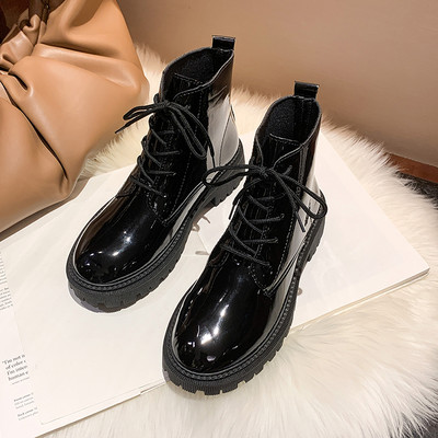 Γυναικείες μπότες με τραχιά σόλα 4 cm - μαύρο χρώμα