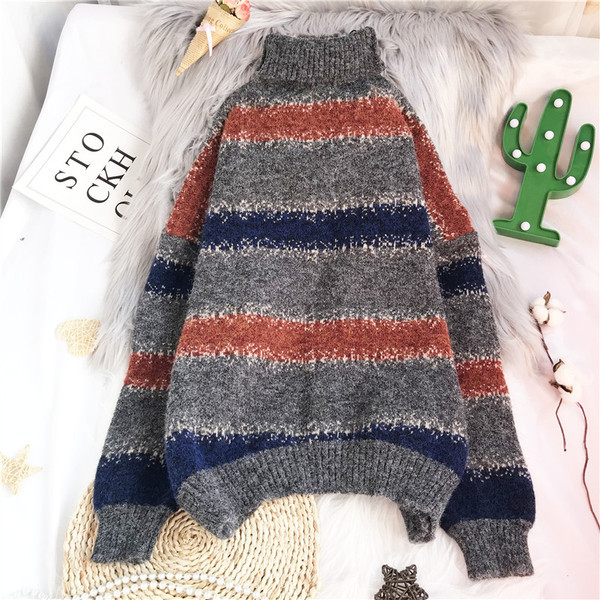 Ženski pleteni prugasti pulover s visokim ovratnikom