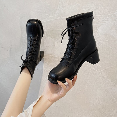 Kontsa ja paeltega vabaaja naiste nahksaapad