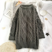 Μοντέρνο γυναικείο πουλόβερ με οβάλ λαιμόκοψη - φαρδύ μοντέλο