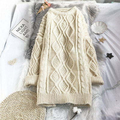 Μοντέρνο γυναικείο πουλόβερ με οβάλ λαιμόκοψη - φαρδύ μοντέλο