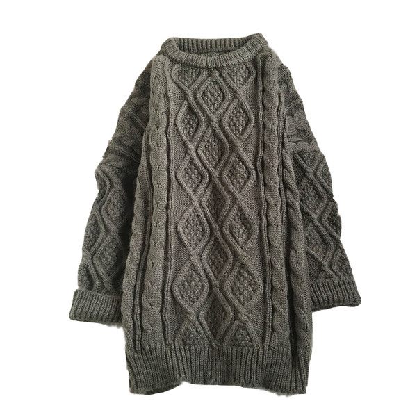 Μοντέρνο γυναικείο πουλόβερ με οβάλ λαιμόκοψη - φαρδύ  μοντέλο