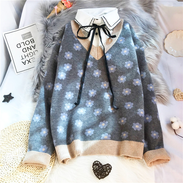 Μοντέρνο γυναικείο πουλόβερ με λουλουδάτο μοτίβο και λαιμόκοψη