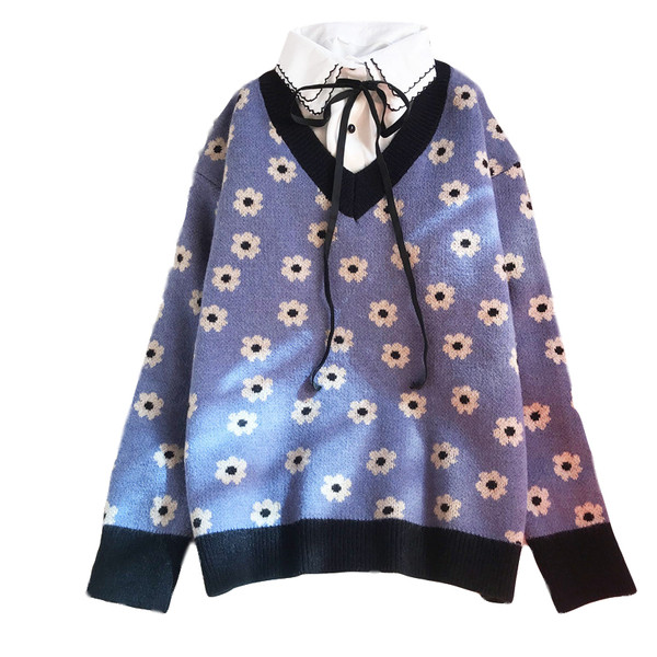 Μοντέρνο γυναικείο πουλόβερ με λουλουδάτο μοτίβο και λαιμόκοψη