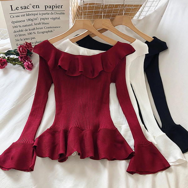 Μοντέρνα γυναικεία μπλούζα με μανίκια λωτού