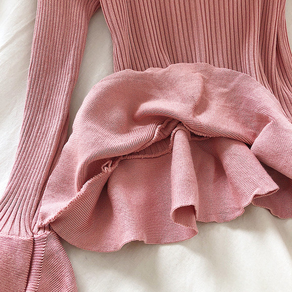 Μοντέρνα γυναικεία μπλούζα με μανίκια λωτού