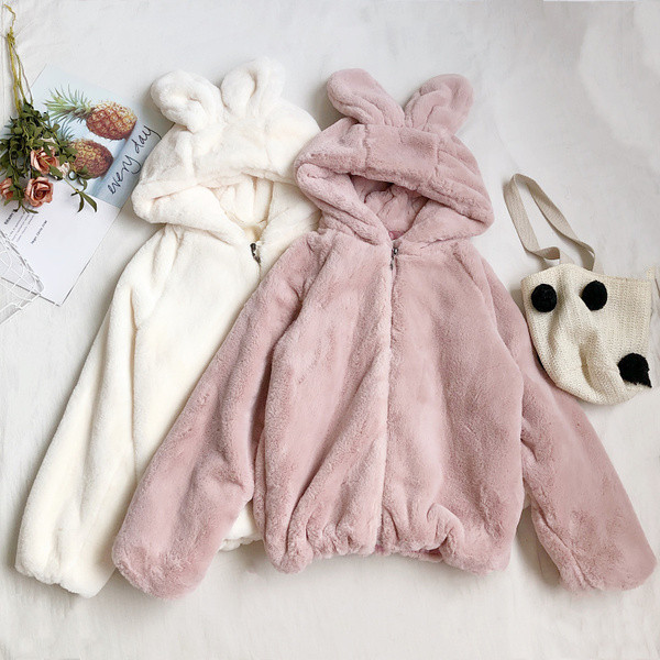 Moteriška laisvalaikio apatinė striukė su 3D elementais