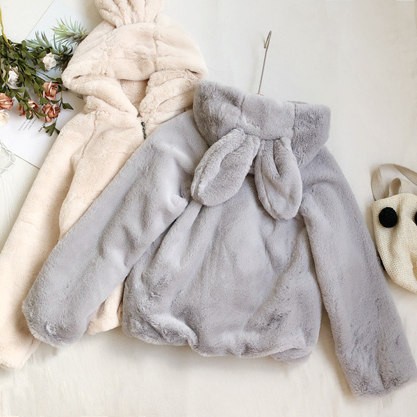 Moteriška laisvalaikio apatinė striukė su 3D elementais