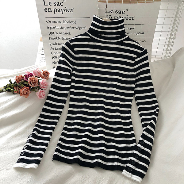 Pulover de dama cu dungi cu guler inalt si maneci lungi