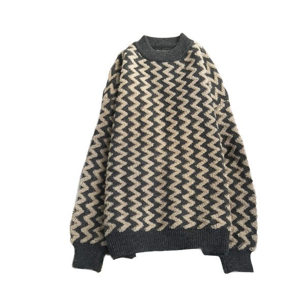 Moodne naiste kampsun - ümara dekoltee ja mustriga