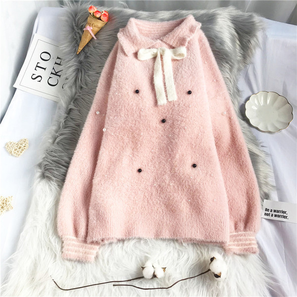 Γυναικείο πουλόβερ μοντέρνο με κολάρο και πέρλες