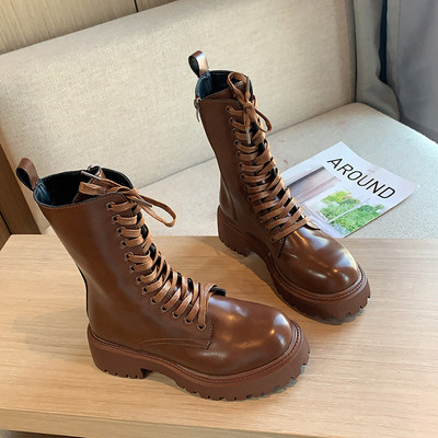 Γυναικείες μπότες από οικολογικό δέρμα με κορδόνια και τραχιά σόλα