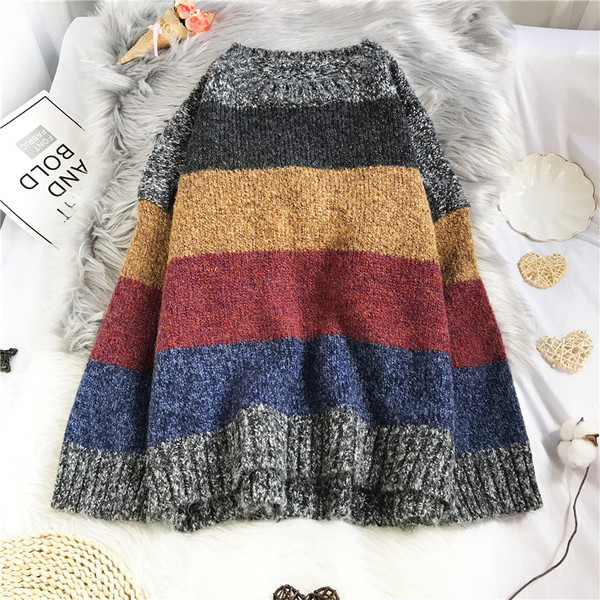 Uue mudeli triibuline naiste kampsun ovaalse kaelusega