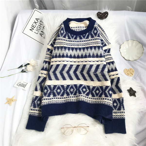 Γυναικείο πλεκτό πουλόβερ με σχέδιο και στρογγυλή λαιμόκοψη