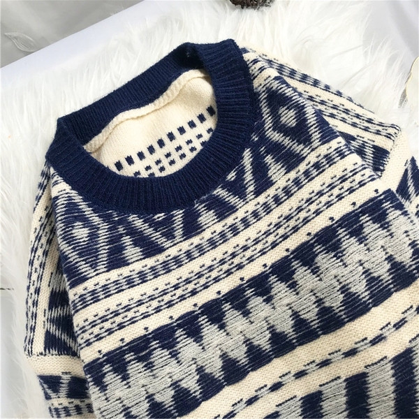 Γυναικείο πλεκτό πουλόβερ με σχέδιο και στρογγυλή λαιμόκοψη