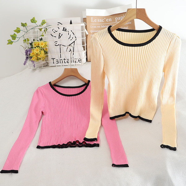 Naiste vabaaja pluus ümara kaelusega ja pikkade varrukatega