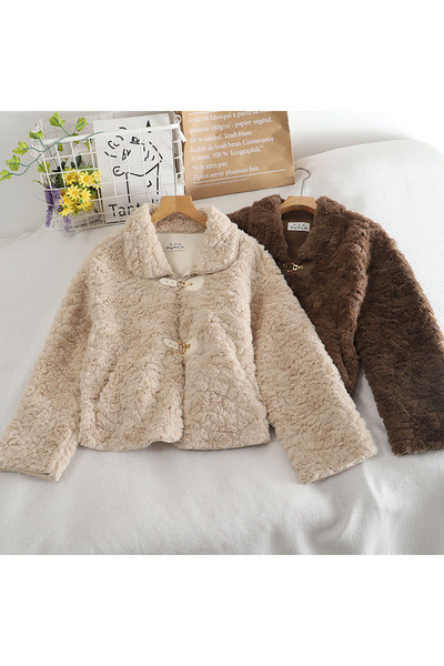 Дамско пухено палто с яка и копчета