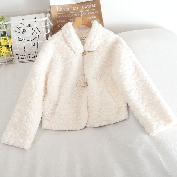 Дамско пухено палто с яка и копчета