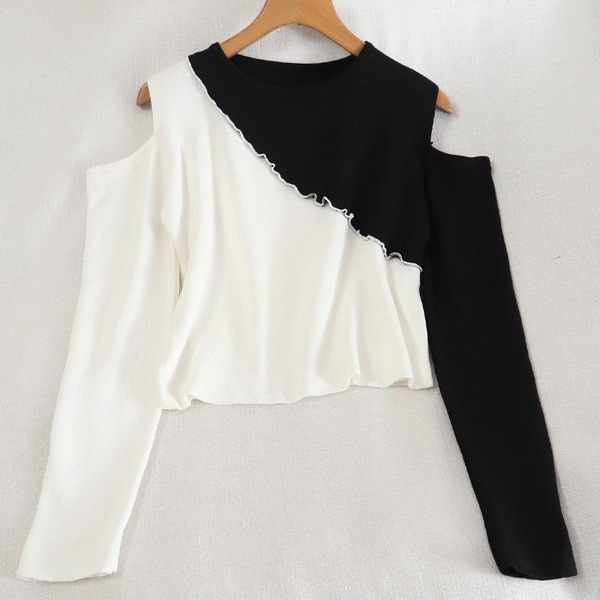 Paljaste õlgade ja pikkade varrukatega vabaaja naiste pluus