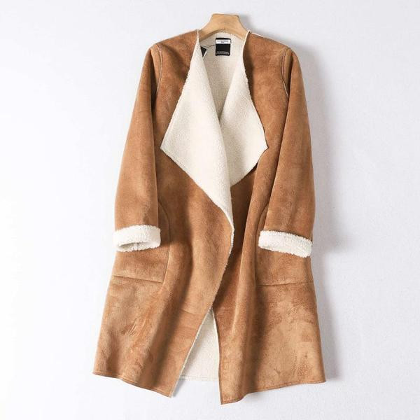 Μοντέρνο φθινόπωρο παλτό με απαλή επένδυση