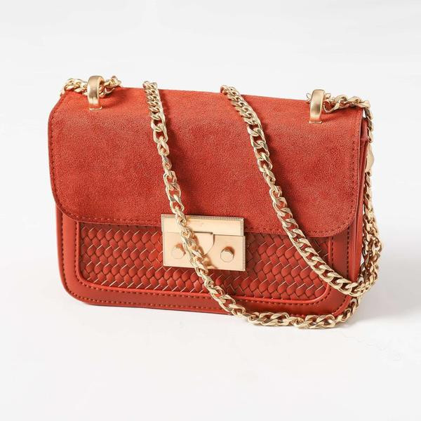 Naujo modelio moteriška rankinė su metaline rankena