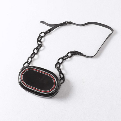 Νέο μοντέλο μίνι τσάντα με οβάλ σχήμα