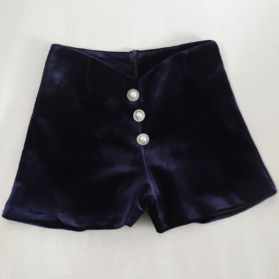 Γυναικείο σορτς φαρδύ μοντέλο με κουμπιά