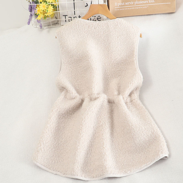 Moteriška ilga liemenė su sagomis ir apvalia iškirpte