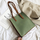 Γυναικεία τσάντα ώμου με κούμπωμα σε στυλ ρετρό