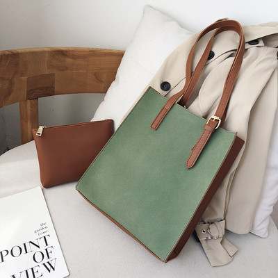 Γυναικεία τσάντα ώμου με κούμπωμα σε στυλ ρετρό