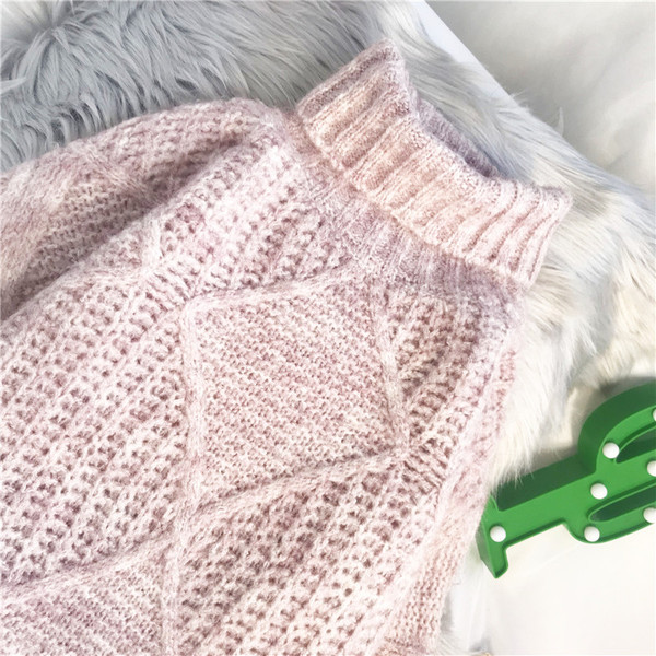 Laia mudeliga naiste kampsun pikkade varrukate ja kõrge kraega