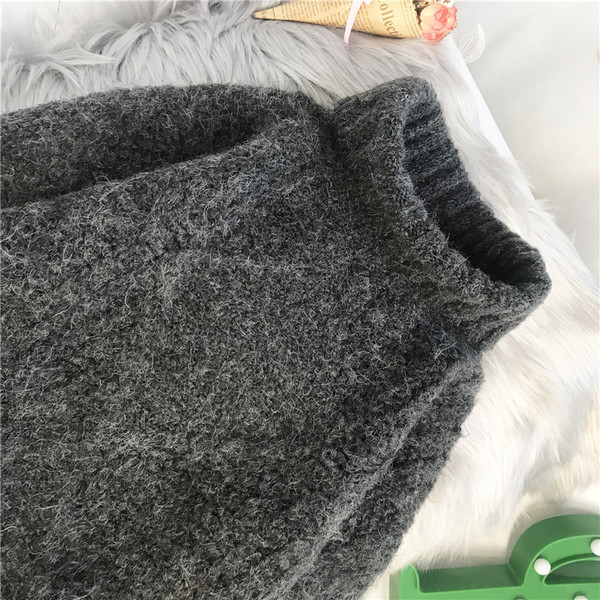 Laia mudeliga naiste kampsun pikkade varrukate ja kõrge kraega