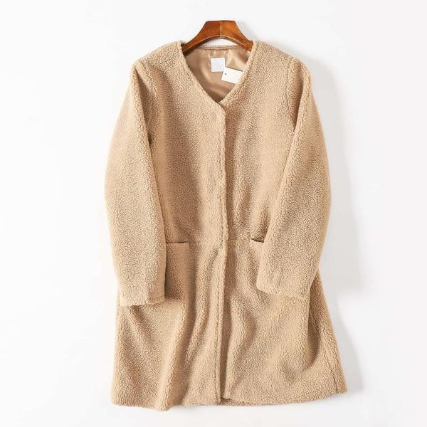 Есенно пухено палто с джобове и овално деколте