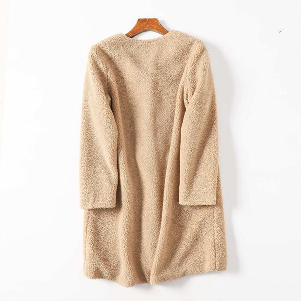 Есенно пухено палто с джобове и овално деколте