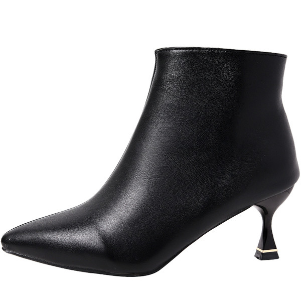 Öko-nahast terava mudeliga naiste saapad