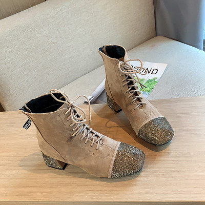 Naiste kividega saapad ja 5 cm paksune paeltega konts