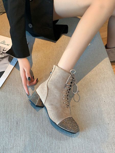 Naiste kividega saapad ja 5 cm paksune paeltega konts