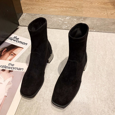 Naiste ökonahast saapad paksusega 4 cm kontsaga - musta värvi