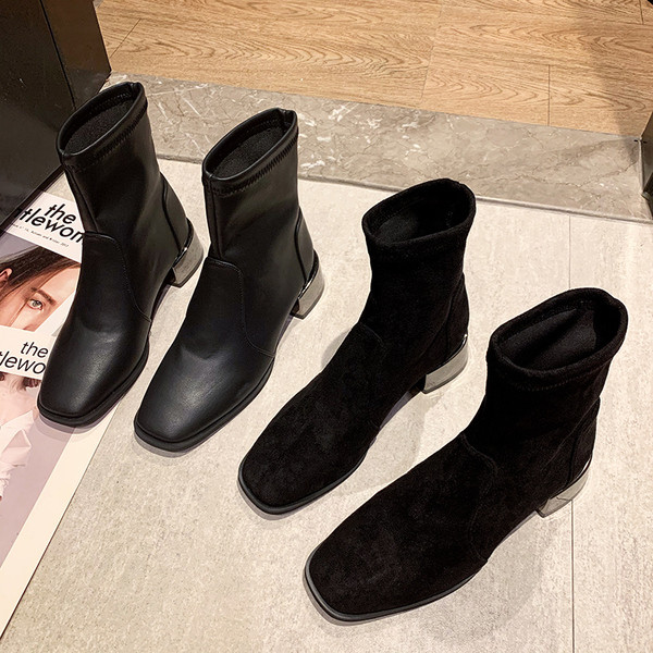 Γυναικείες μπότες από οικολογικό δέρμα με τακούνι 4 εκατοστά σε μαύρο χρώμα