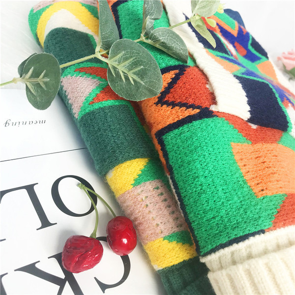 Vesta de dama cu decolteu spitz si buzunare