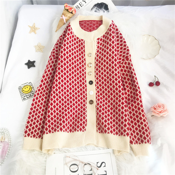 Kootud naiste kardigan värviliste nööpide ja ümara kaelusega