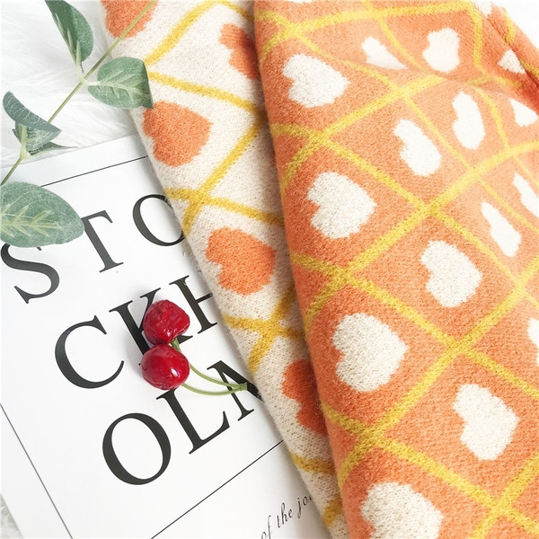 Vabaaja südametega naiste kampsun - ümara kaelusega