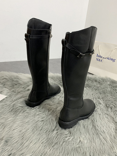 Öko-nahast metallist aasadega naiste saapad - musta värvi