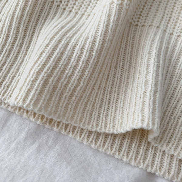 Γυναικείο πουλόβερ κλασικό  μοντέλο με στρογγυλή λαιμόκοψη