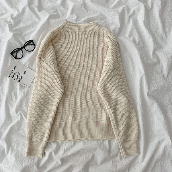 Γυναικείο πουλόβερ κλασικό  μοντέλο με στρογγυλή λαιμόκοψη