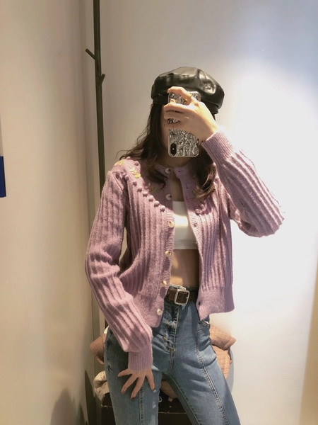 Naiste nööpide ja ümara kaelusega kardigan