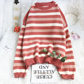 Moodne naiste triibuline ovaalse kaelusega kampsun