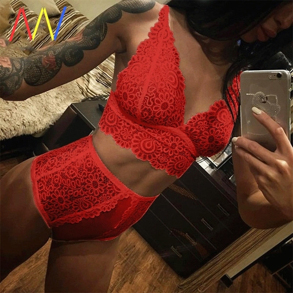 Γυναικείο σετ εσώρουχων από δαντέλα - μπούστο και μπικίνι