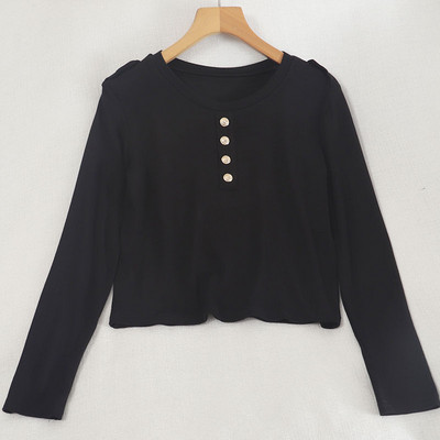 Naiste vabaaja nööpide ja ümara kaelusega pluus